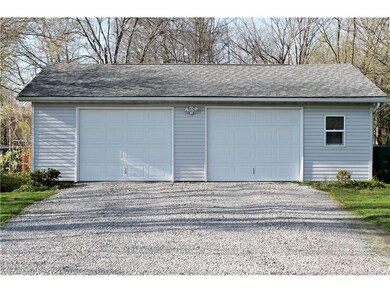 2.5 Car Garage w/Rear Overhead Door