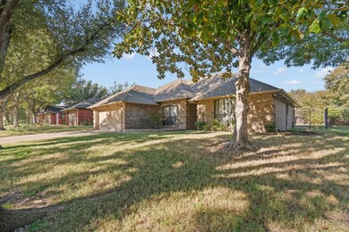 149 Sandlewood Ln, Burleson, TX 76028 - photo 4