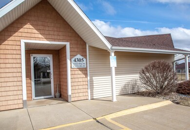 4305 Autumn Ridge Rd unit 201, Cedar Falls, IA 50613 - photo 5