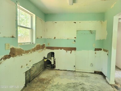 4556 Harlow Blvd, Jacksonville, FL 32210 - photo 4