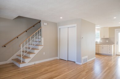 27 Ledge Hill Rd unit A, West Roxbury, MA 02132 - photo 3