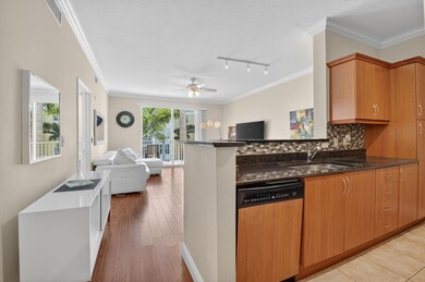 804 E Windward Way unit 422, Lantana, FL 33462 - photo 7