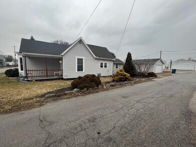 102 W Lyons St, Swayzee, IN 46986 - photo 3