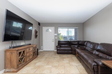 1128_W_Emerald_Ave_05