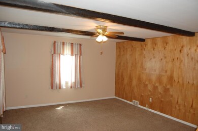 137 Pulaski St, Pottstown, PA 19464 - photo 5