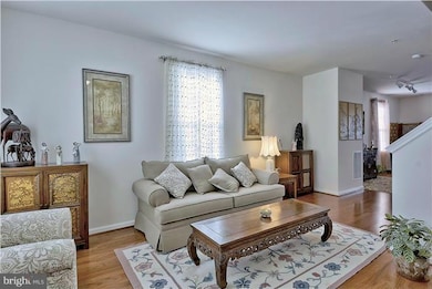 24673 Byrne Meadow Square unit 3-101, Aldie, VA 20105 - photo 4