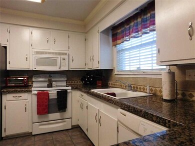 789 Pinehurst Dr, Pineville, LA 71360 - photo 2