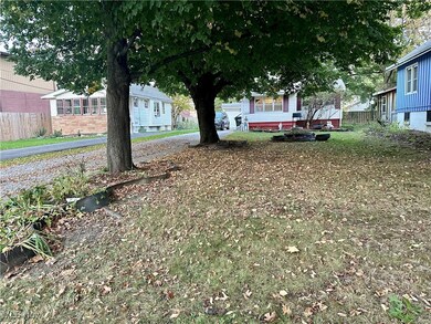 1375 E 219th St, Euclid, OH 44117 - photo 2