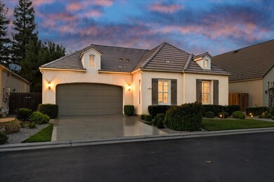 43 W Everglade Ave, Clovis, CA 93619 - photo 2