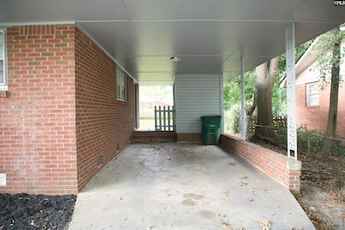 2352 Vine St, Cayce, SC 29033 - photo 5