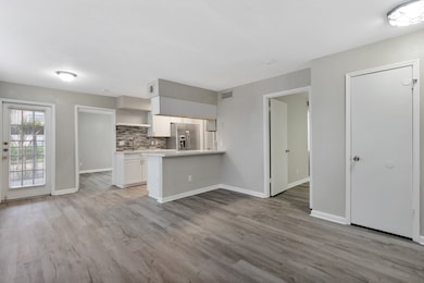 2750 Holly Hall St unit 801, Houston, TX 77054 - photo 4