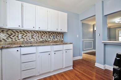 209 S Gretta Ave, Waukegan, IL 60085 - photo 5