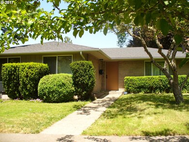 2065 E 17th Ave, Eugene, OR 97403 - photo 2