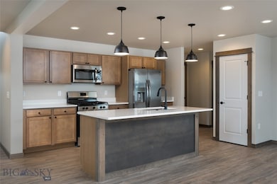 granite countertops, gas range, soft close