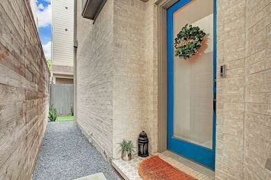 4208 Schuler St unit B, Houston, TX 77007 - photo 2