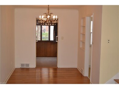Dining Room opens to Library/Study