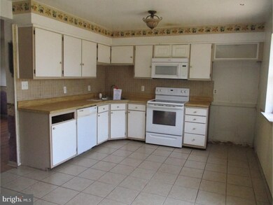 740 Morris Rd, East Greenville, PA 18041 - photo 5