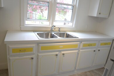 Detail Kitchen Cabinets