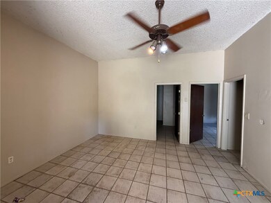 1410 Marlton St unit 6, San Marcos, TX 78666 - photo 2