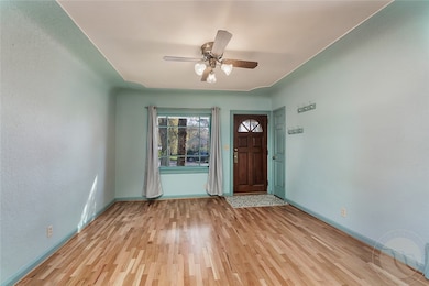 Living room with coved ceilings with tray effect,