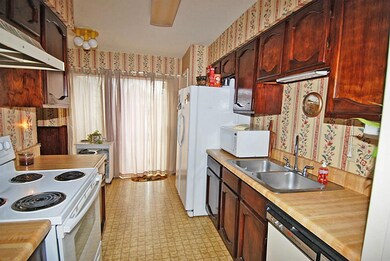 7832 Green Lawn Dr unit 7832, Houston, TX 77088 - photo 5