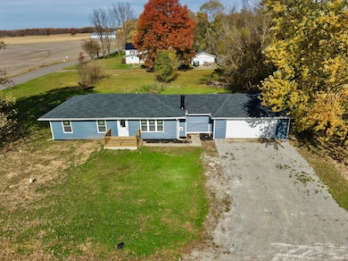 315 Holly Dr, Walkerton, IN 46574 - photo 2