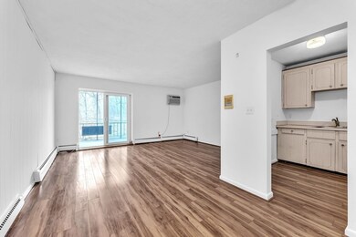 121 Grove St unit 4, West Roxbury, MA 02132 - photo 2