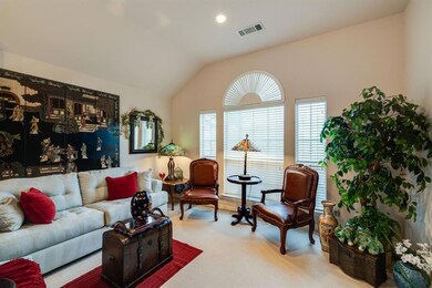 320 Chantilly Ct, Hurst, TX 76054 - photo 5