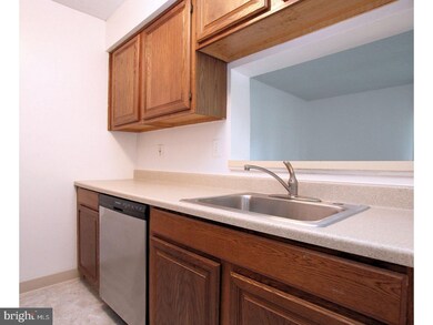 413 Ravens Crest Dr, Plainsboro, NJ 08536 - photo 3