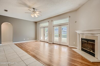 4-450650911-09 Living Room