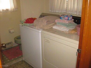 14 Cedar Rd, Wilkes Barre, PA 18705 - photo 6