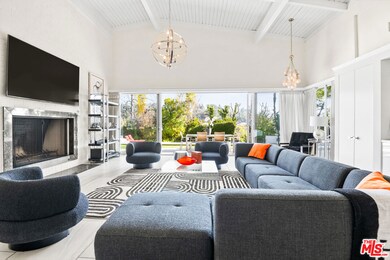 1054 Shadow Hill Way, Beverly Hills, CA 90210 - photo 6