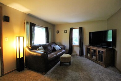4228 S County Road D, Janesville, WI 53548 - photo 5
