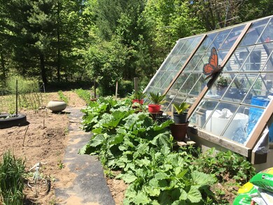 5349W118thGreenhouse
