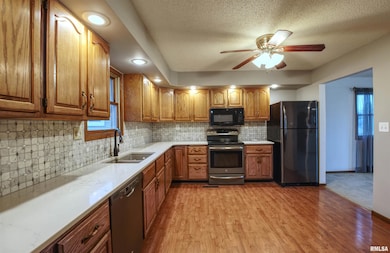 716 Tower Rd, Clinton, IA 52732 - photo 4