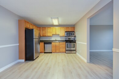 525 Calef Rd unit 13, Manchester, NH 03103 - photo 5