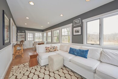 Breakfast/Family room