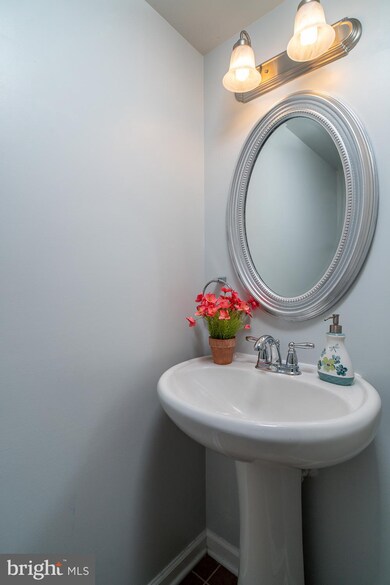 1604 Scarlet Oak Ct, Hanover, MD 21076 - photo 5