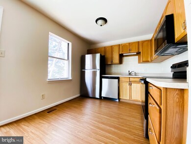 2407 Vineyard Ln, Crofton, MD 21114 - photo 5