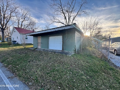 248 North St, Crossville, TN 38555 - photo 3