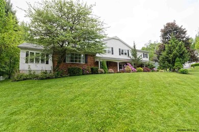 4 Tulip Tree Ln, Schenectady, NY 12309 - photo 2