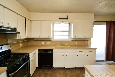 unlisted-address, Broken Arrow, OK 74012 - photo 2