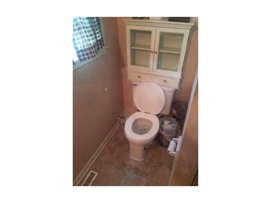 Main level bath