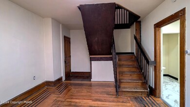 256 Washington St unit 3, East Stroudsburg, PA 18301 - photo 3