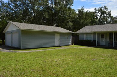 13 Bay Pine Dr, Crawfordville, FL 32327 - photo 2