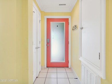 217FortFisherBoulevardNUnitA-02