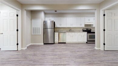 201 Winter Park unit B, College Station, TX 77840 - photo 3