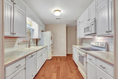 304 Frederick Rd, Fredericksburg, TX 78624 - photo 6