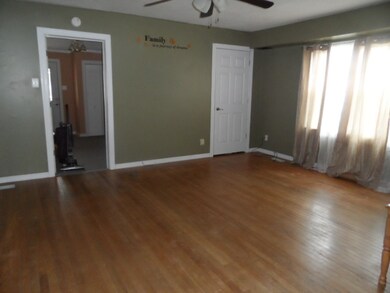 502 N East St, Tipton, IN 46072 - photo 4