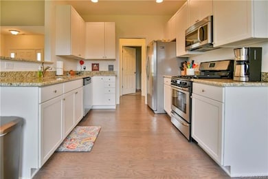 Granite Counters, Gas Range and Burners